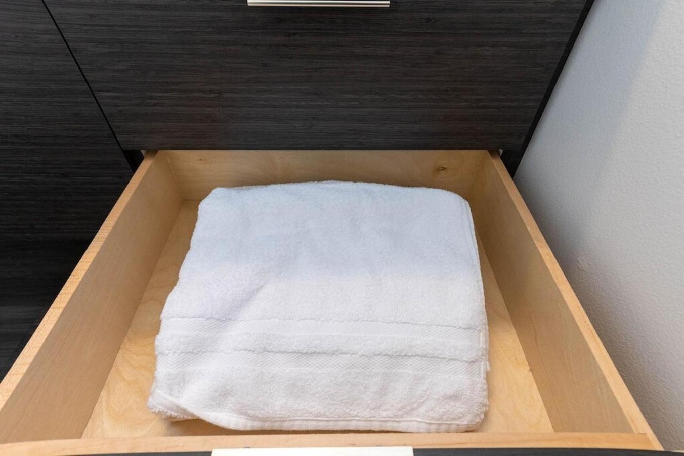 Self Check-In-Washer-Dryer-4Ksmart Tv-King Bed-Gym タコマ エクステリア 写真