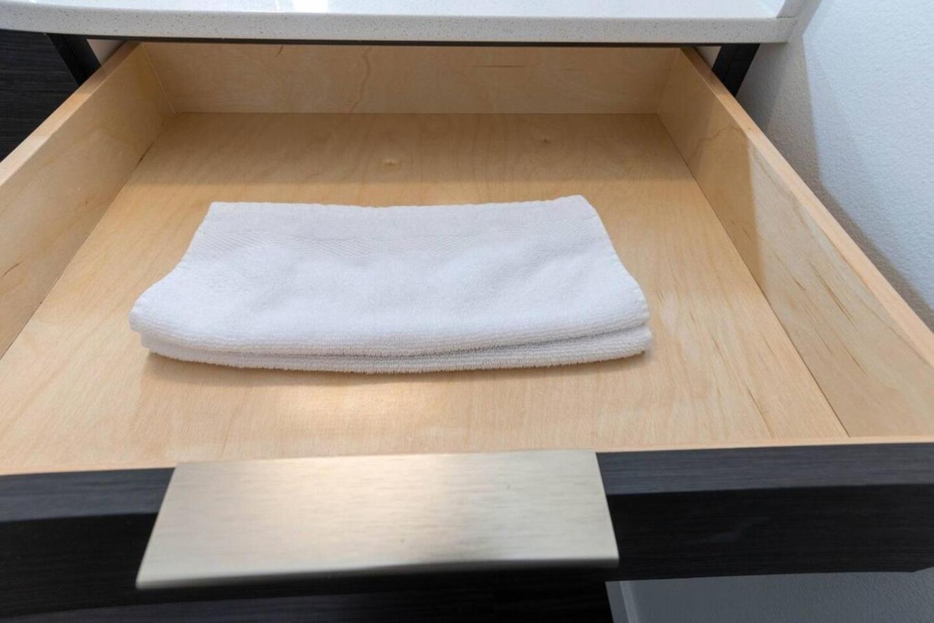 Self Check-In-Washer-Dryer-4Ksmart Tv-King Bed-Gym タコマ エクステリア 写真